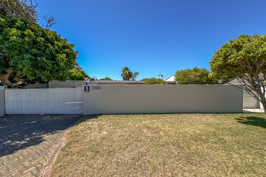 4 Bedroom Property for Sale in Summerstrand Eastern Cape
